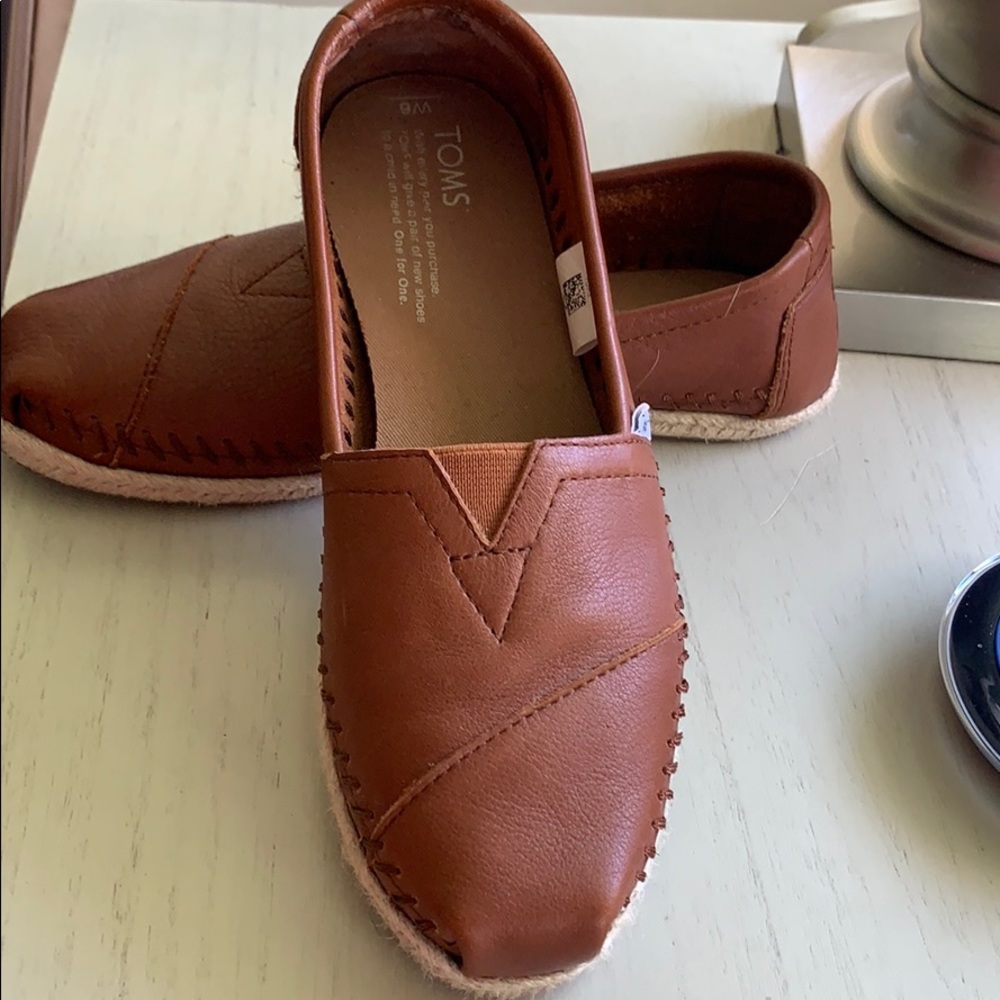 Toms